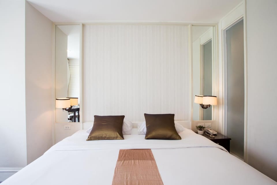 Minibar, in-room safe, desk, blackout drapes