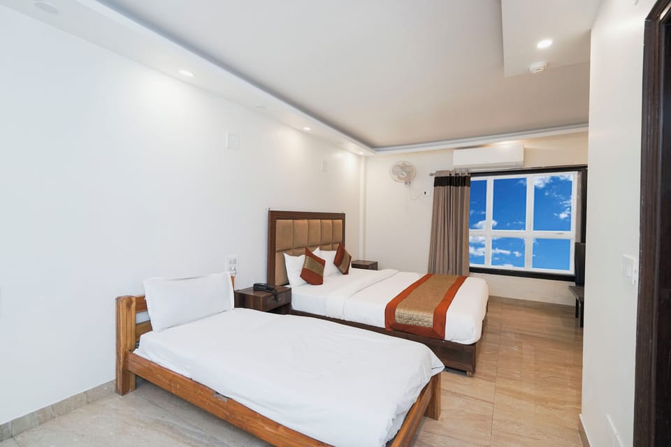 Luxury Triple Room | Premium bedding, individually decorated, individually furnished, desk