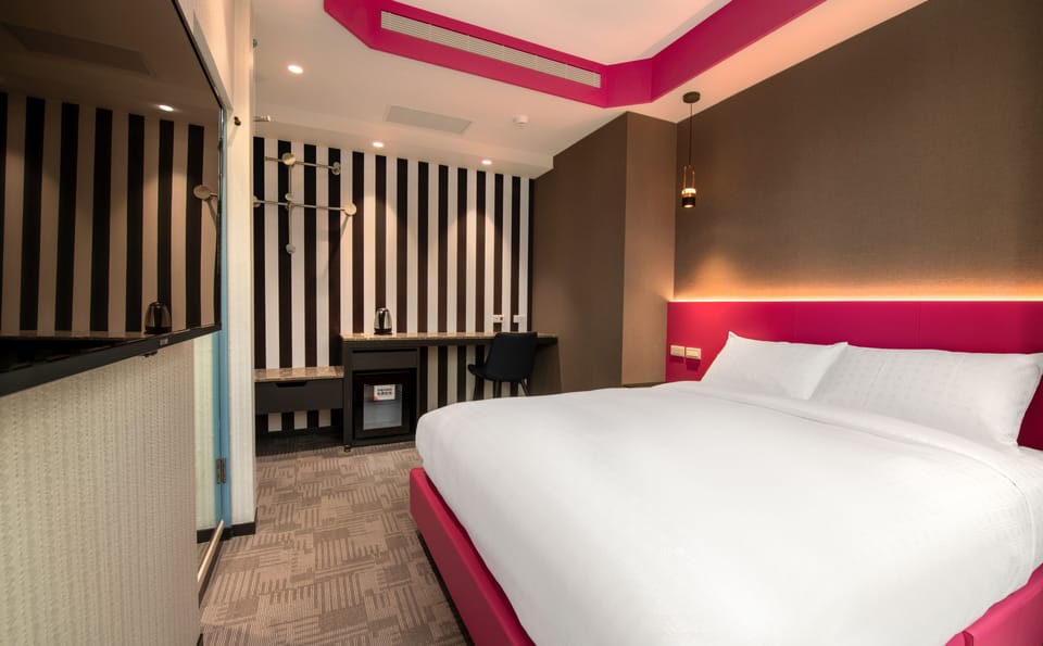 Standard Double Room | In-room safe, desk, blackout drapes, WiFi