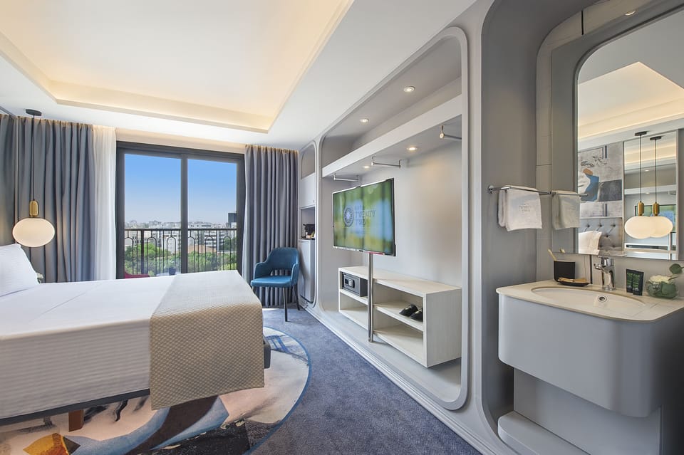 Superior Double Room | Minibar, in-room safe, desk, soundproofing