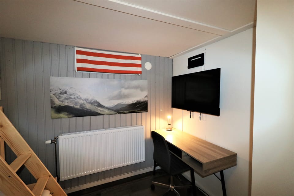 Blackout drapes, soundproofing, free WiFi, bed sheets