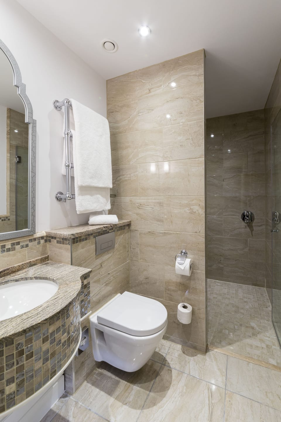 Shower, hair dryer, bathrobes, towels