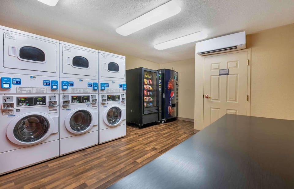 Extended Stay America Suites Indianapolis West 86th St Hotel in Pike Township