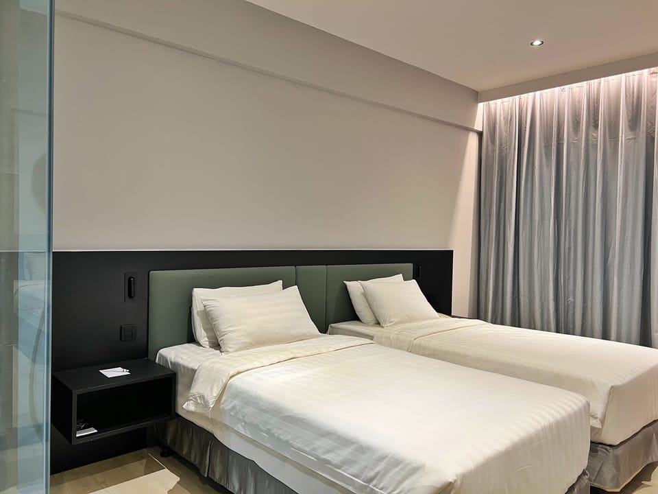 Ruby Twin (Newly Renovated) | In-room safe, desk, iron/ironing board, cribs (free)