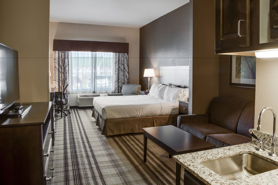 Desk, iron/ironing board, free cribs/infant beds, rollaway beds