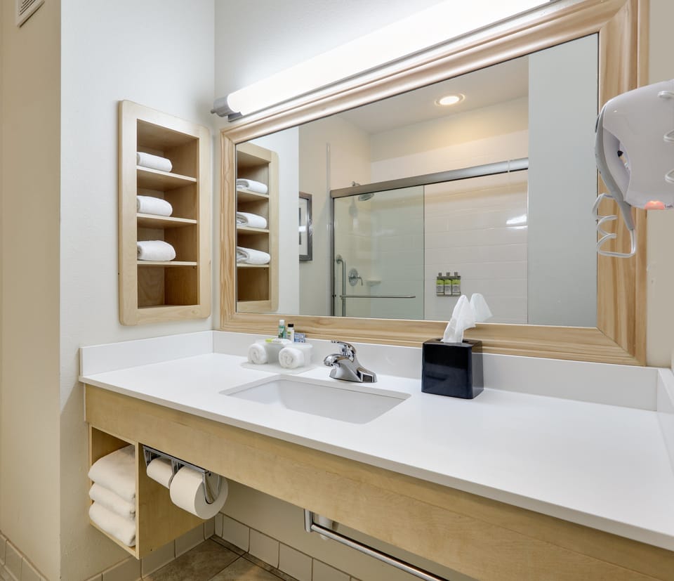Hair dryer, towels