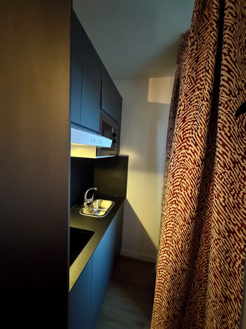 Small Studio | Private kitchen