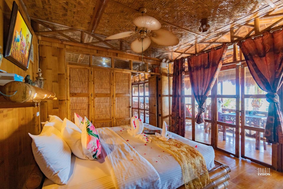 Ocean View Villa | Minibar, individually decorated, laptop workspace, soundproofing