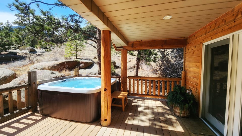 24 - Sunrise Cabin | Terrace/patio