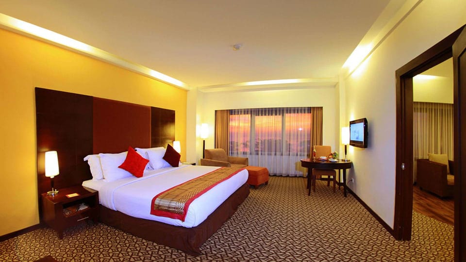 Junior Double Room | Minibar, in-room safe, desk, free WiFi
