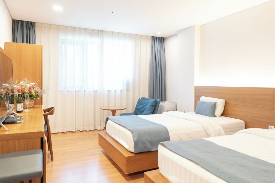 Premium Twin Room | Individually decorated, individually furnished, free WiFi, bed sheets