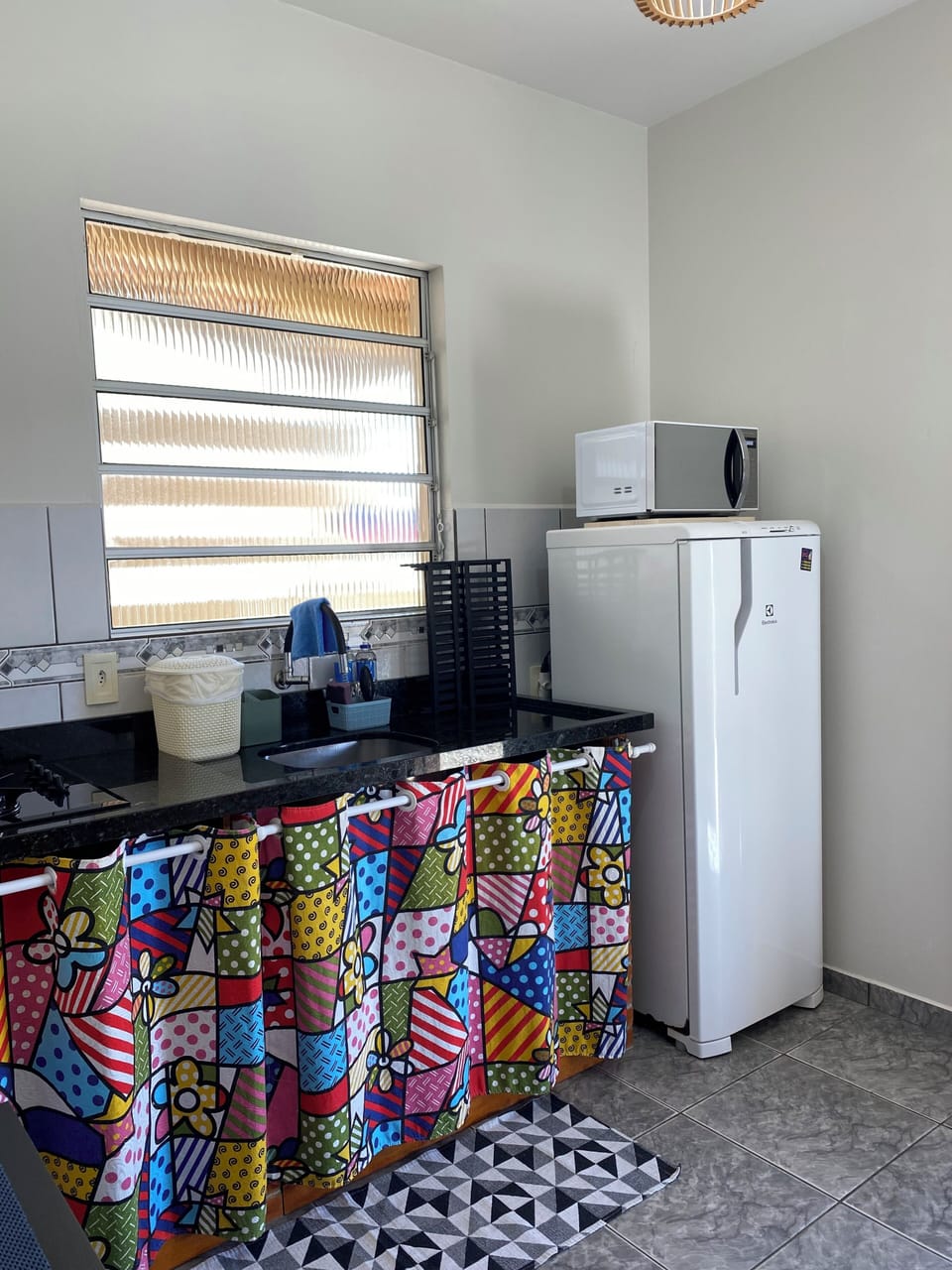 Fridge, microwave, stovetop, electric kettle