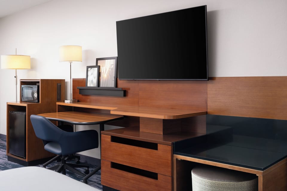 In-room safe, desk, iron/ironing board, free WiFi