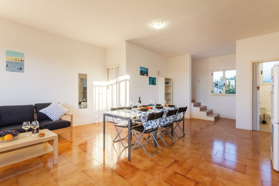 Villa, 3 Bedrooms, Smoking, Balcony | Dining