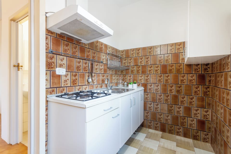 Villa, 3 Bedrooms, Smoking, Balcony | Private kitchen | Stovetop, coffee/tea maker