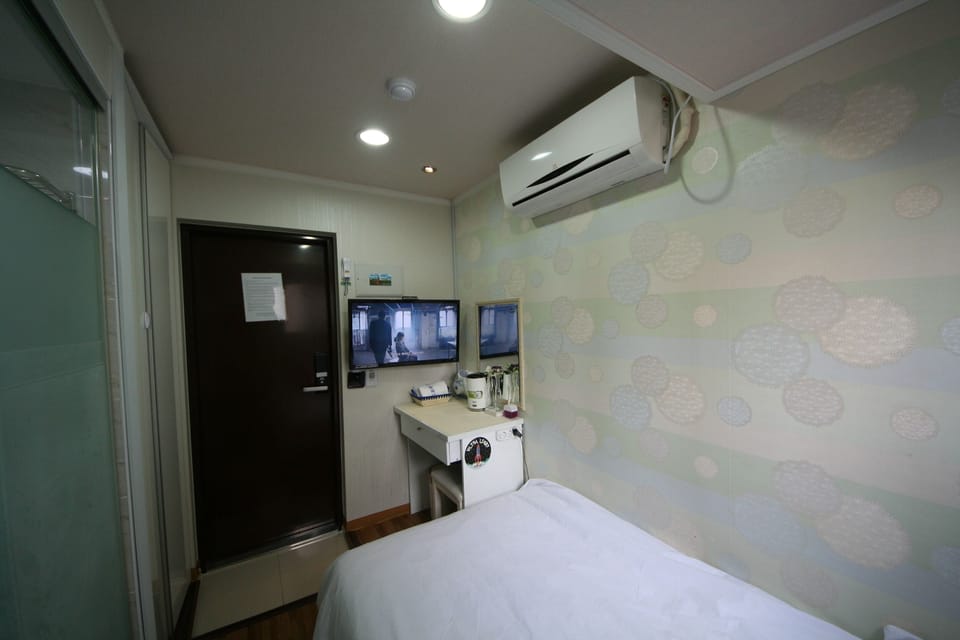 Individually furnished, desk, blackout drapes, soundproofing