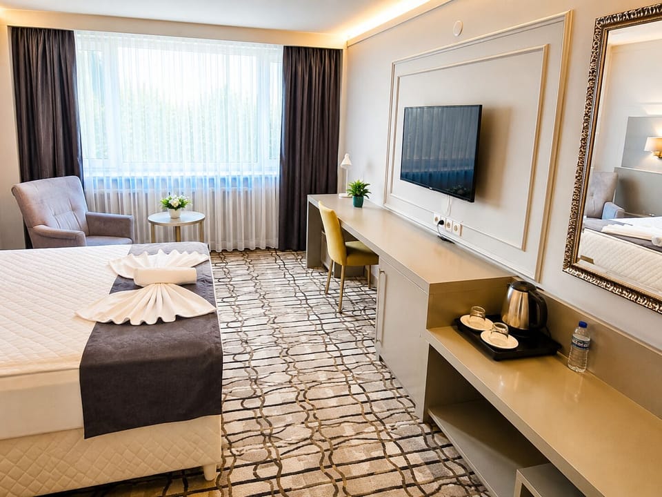 1 bedroom, minibar, in-room safe, desk