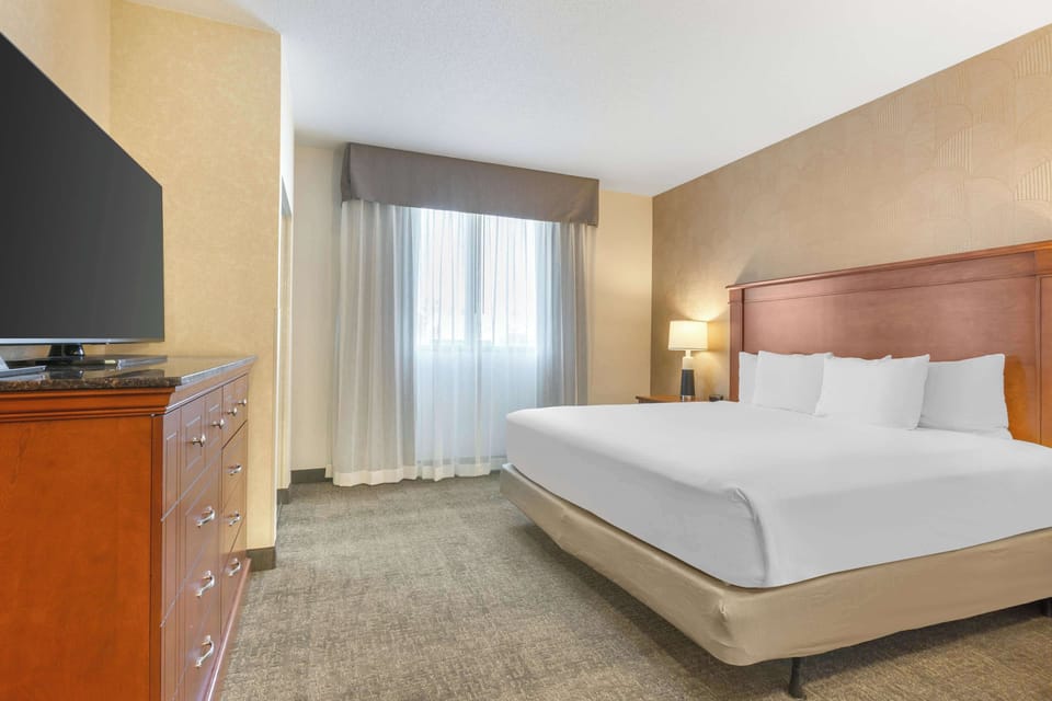 Room, 1 King Bed, Accessible (Meeting, Tub, 2 Rooms) | In-room safe, desk, blackout drapes, iron/ironing board