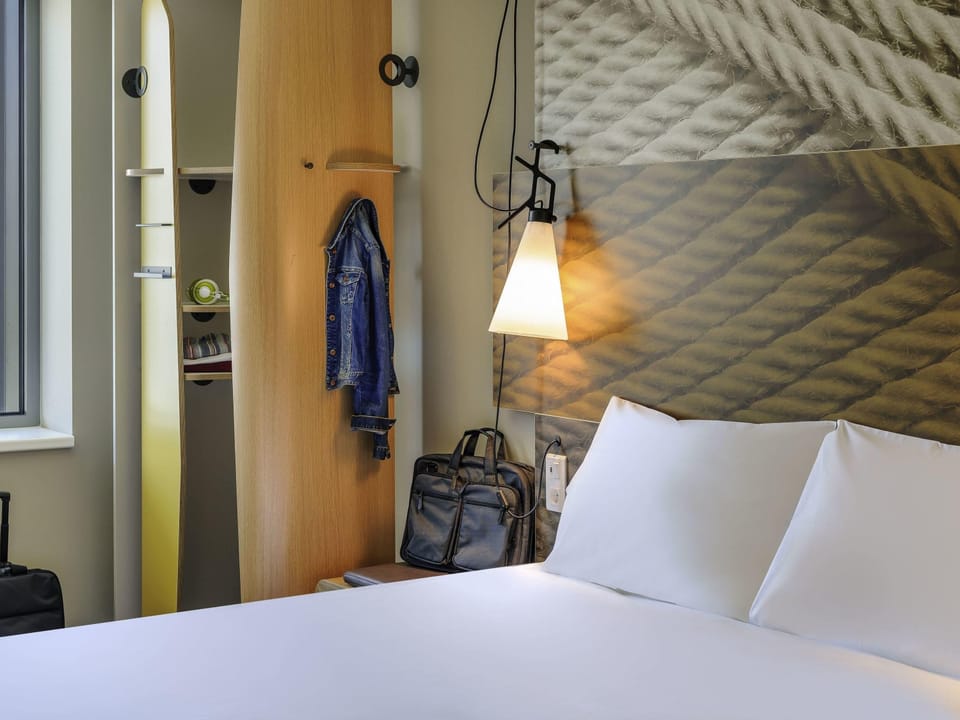 Standard Room, 1 Double Bed (160 x 200 cm) | Hypo-allergenic bedding, desk, laptop workspace, soundproofing