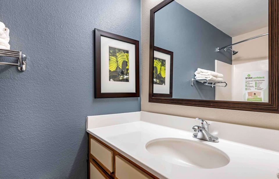 Extended Stay America Suites Cincinnati Blue Ash Reed Hartma Hotel in Blue Ash