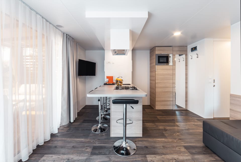 Elite Cottage, 2 Bedrooms (Pet Friendly) | Private kitchen | Espresso maker, coffee/tea maker, electric kettle