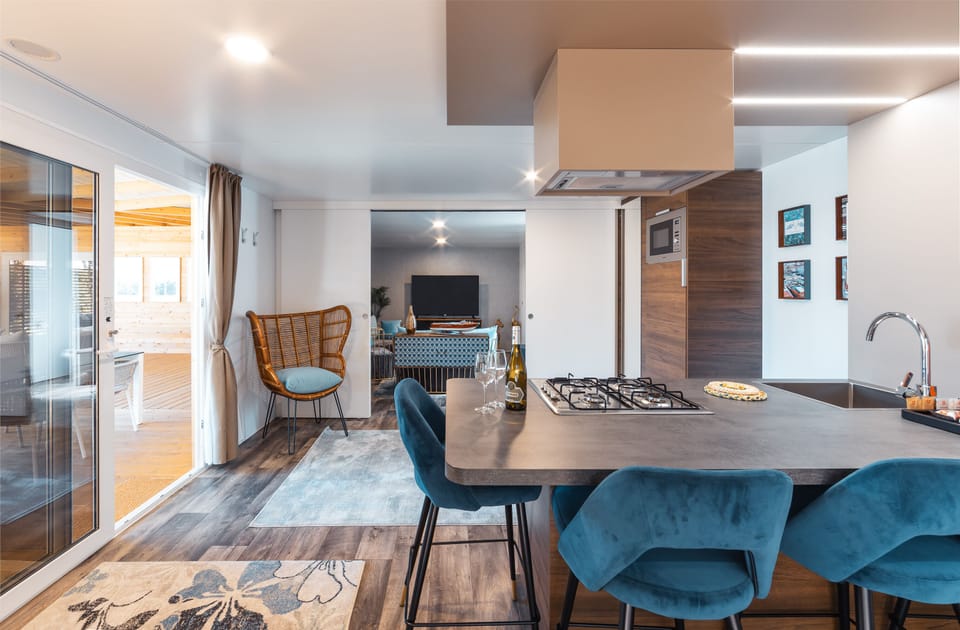 Cottage Villa | Private kitchen | Espresso maker, coffee/tea maker, electric kettle