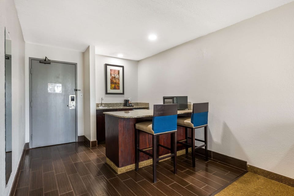 Blackout drapes, iron/ironing board, free cribs/infant beds, free WiFi