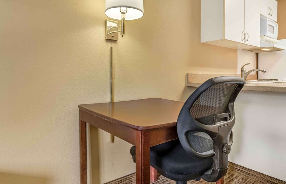 Studio, 2 Double Beds, Non Smoking | Desk, iron/ironing board, free WiFi, bed sheets