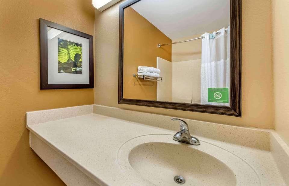 Extended Stay America Suites Minneapolis Maple Grove Hotel in Maple Grove