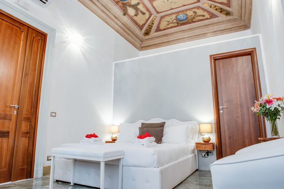 Deluxe Double Room | Minibar, soundproofing, free cribs/infant beds, free WiFi