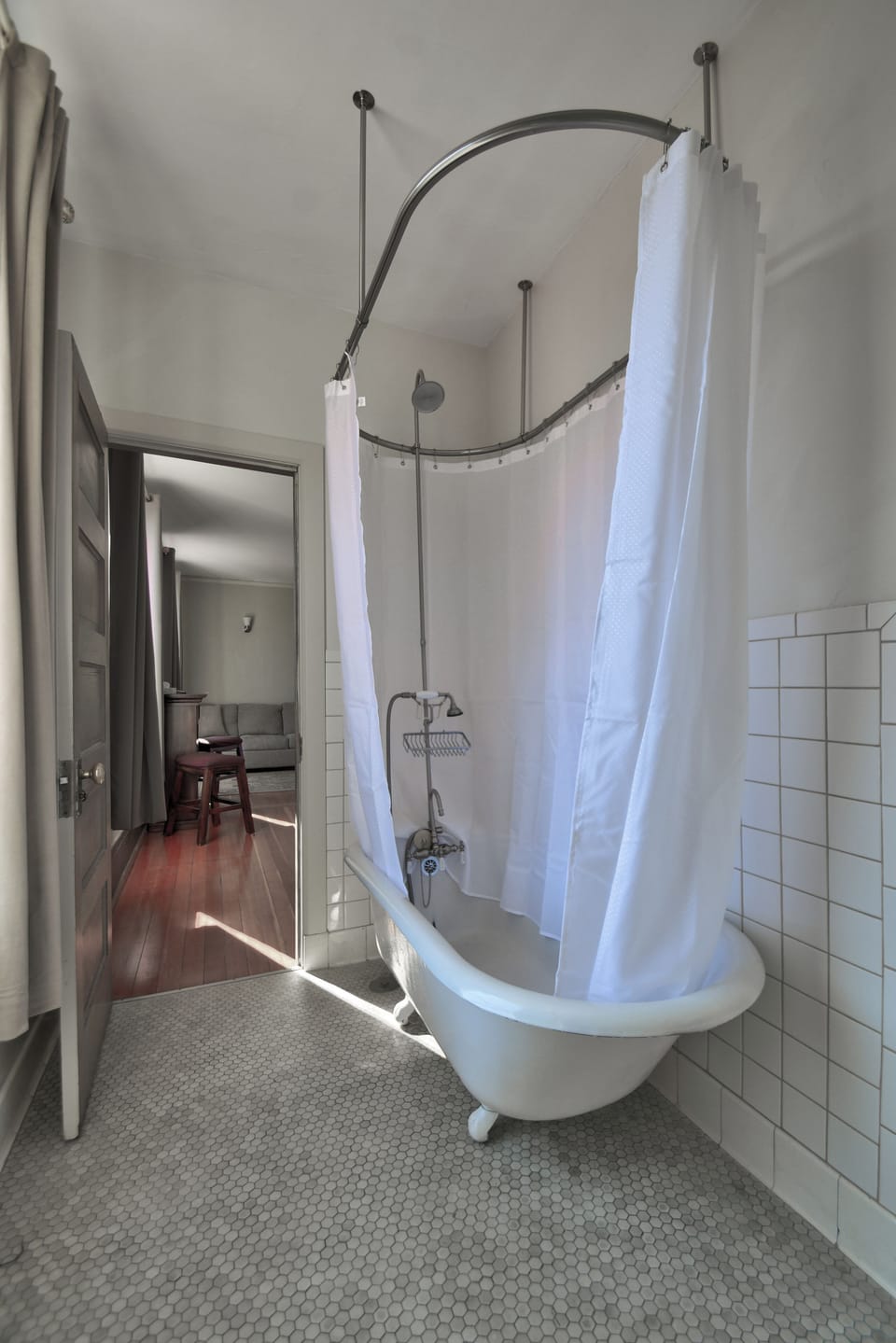 Suite, 1 King Bed with Sofa Bed (Clawfoot Tub/Shower Combo) | Bathroom | Free toiletries, hair dryer, bathrobes, towels
