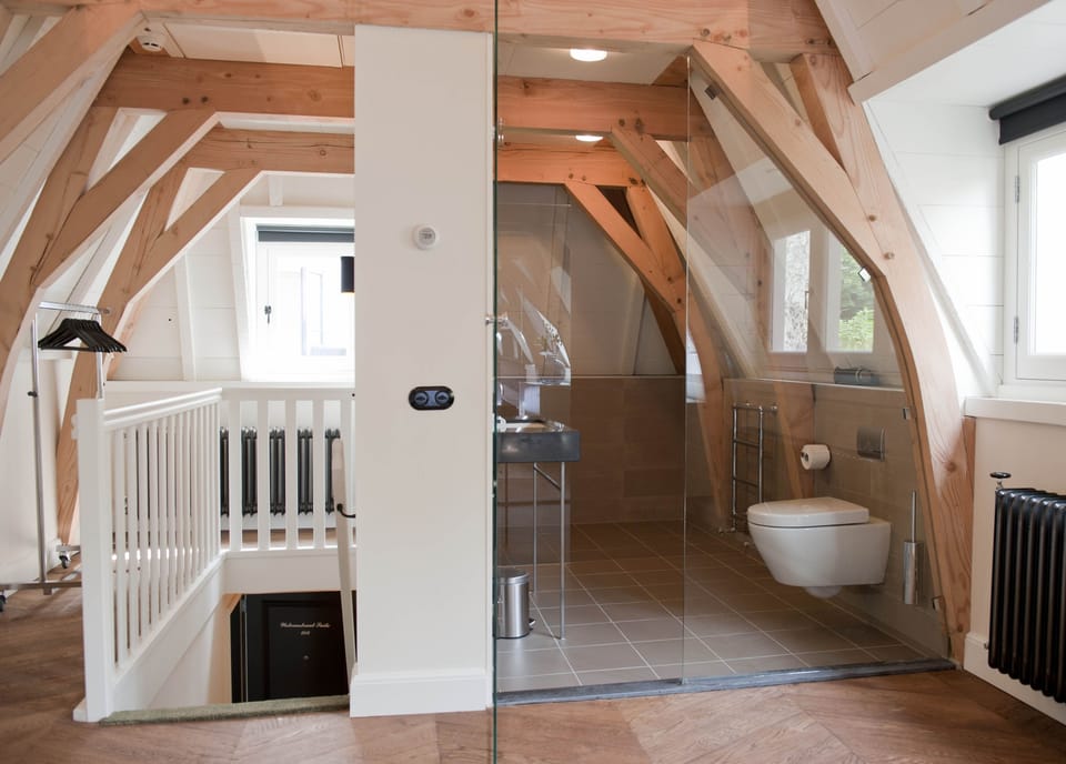 Suite, 1 Bedroom (Wolvenstraat Suite) | Bathroom | Shower, hair dryer, towels
