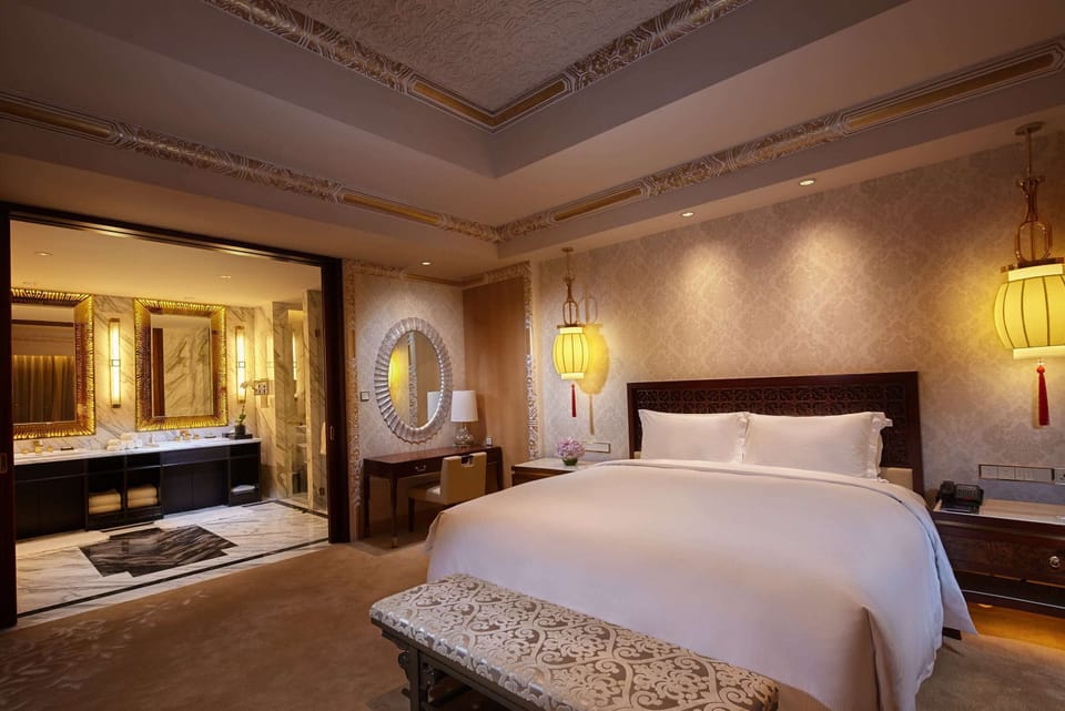 Presidential Room, 1 King Bed | 1 bedroom, premium bedding, down comforters, memory foam beds