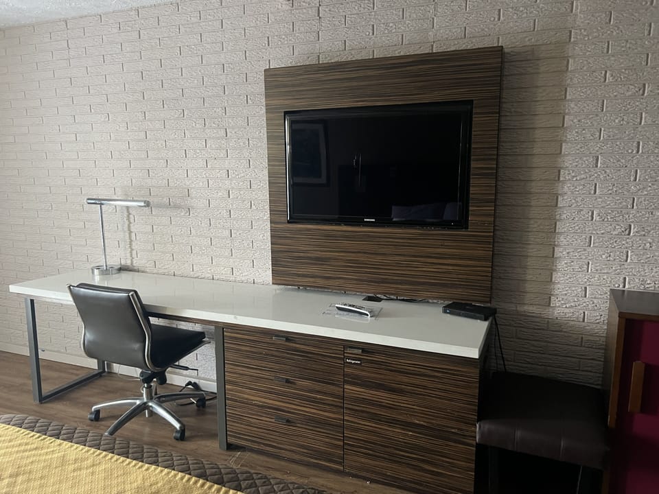 Basic Single Room | Down comforters, individually decorated, individually furnished, desk