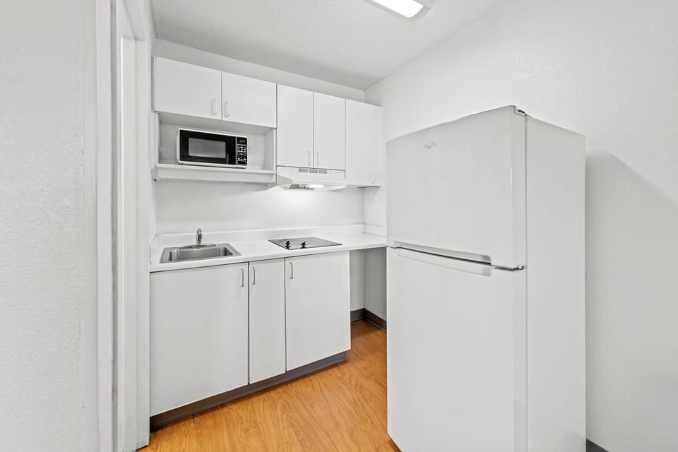 Fridge, microwave, stovetop