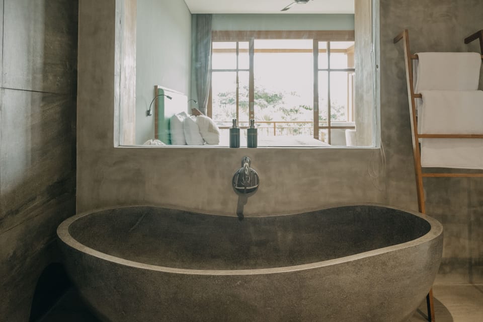 Superior Room | Bathroom | Towels, soap, shampoo, toilet paper