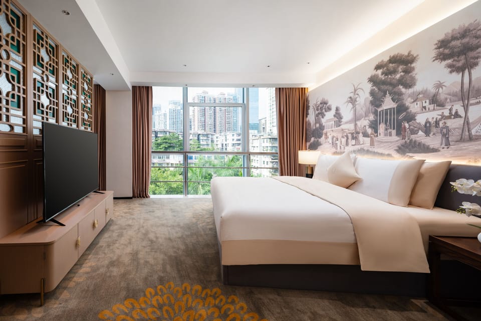Business Suites- King Size Bed | Premium bedding, minibar, in-room safe, desk
