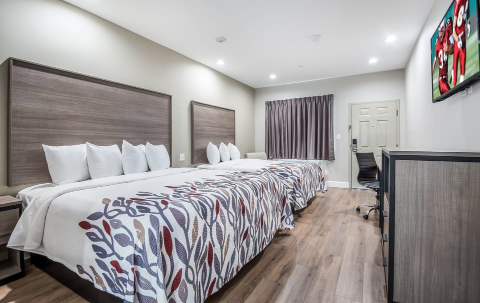 WiFi (free), bed sheets