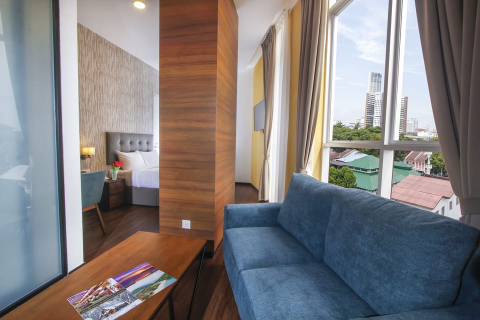 Studio B | In-room safe, blackout drapes, iron/ironing board, free WiFi