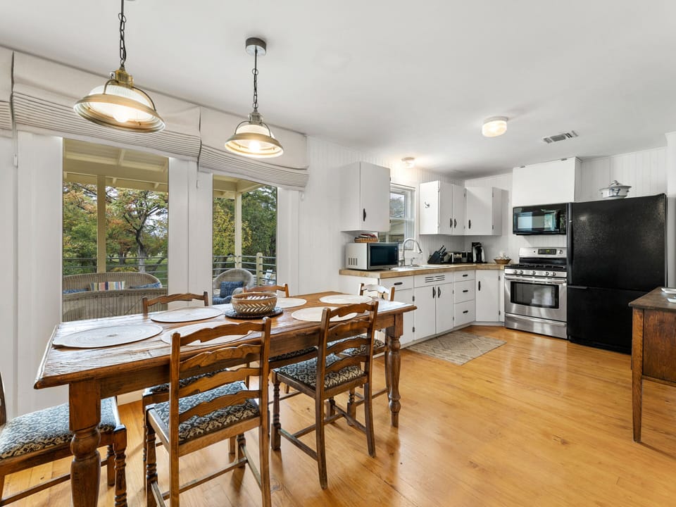 Family House, Multiple Beds | Dining room