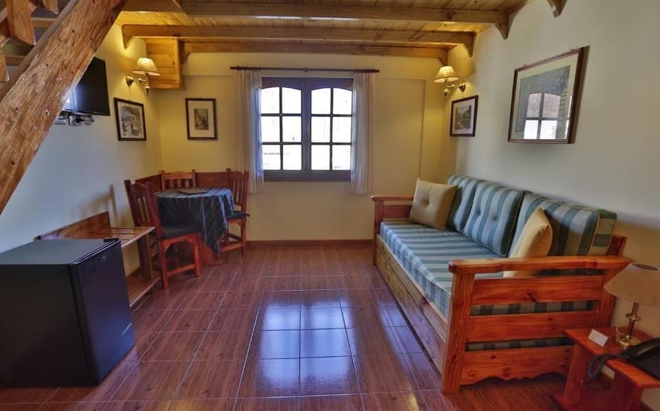 Junior Suite | In-room safe, desk, free WiFi, bed sheets