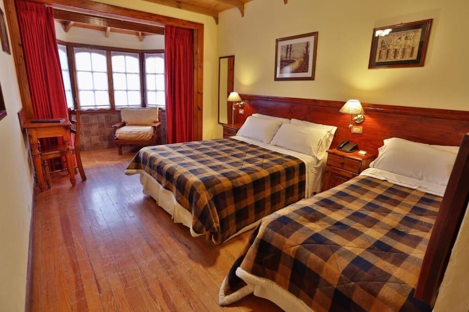 Superior Triple Room | In-room safe, desk, free WiFi, bed sheets
