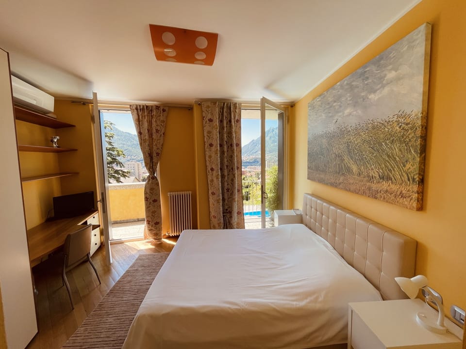 Deluxe Double Room, Ensuite, Lake View (Camera Deluxe)