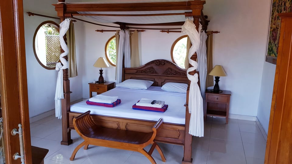 Penthouse | Minibar, desk, iron/ironing board, free WiFi