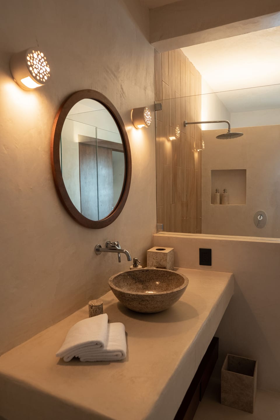 Studio Suite, 1 Queen Bed, Terrace, Lagoon View | Bathroom | Separate tub and shower, deep soaking tub, rainfall showerhead