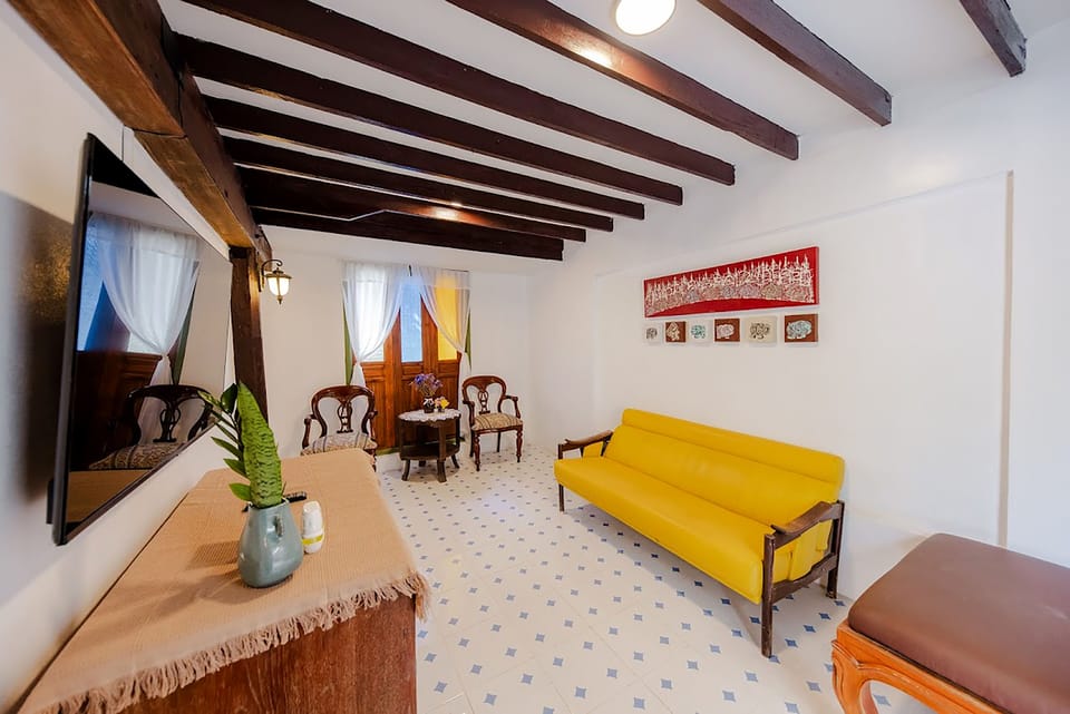 Villa 2 Bedrooms Kitchen with Private Pool | Living area