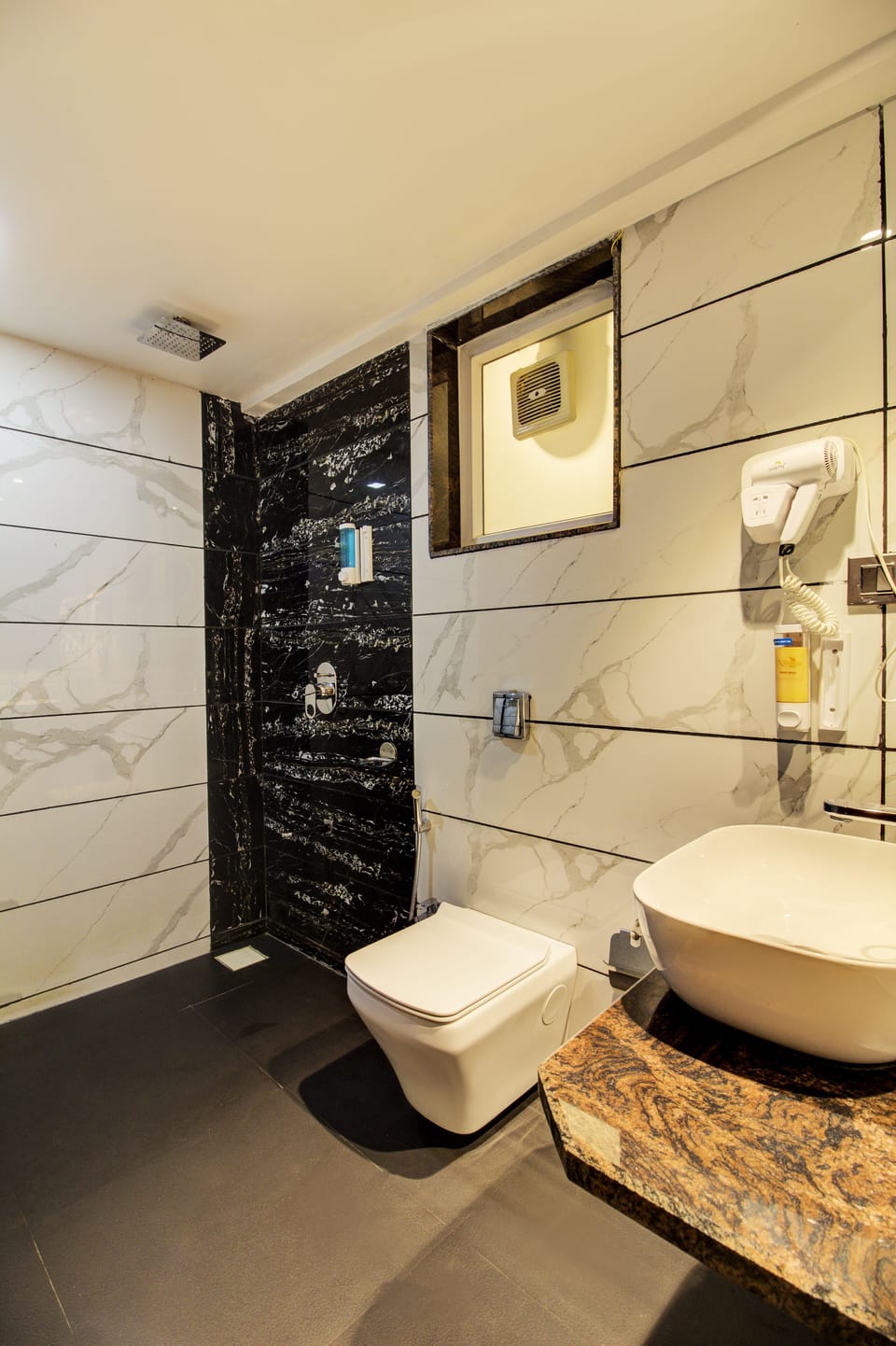 Superior Valley View | Bathroom