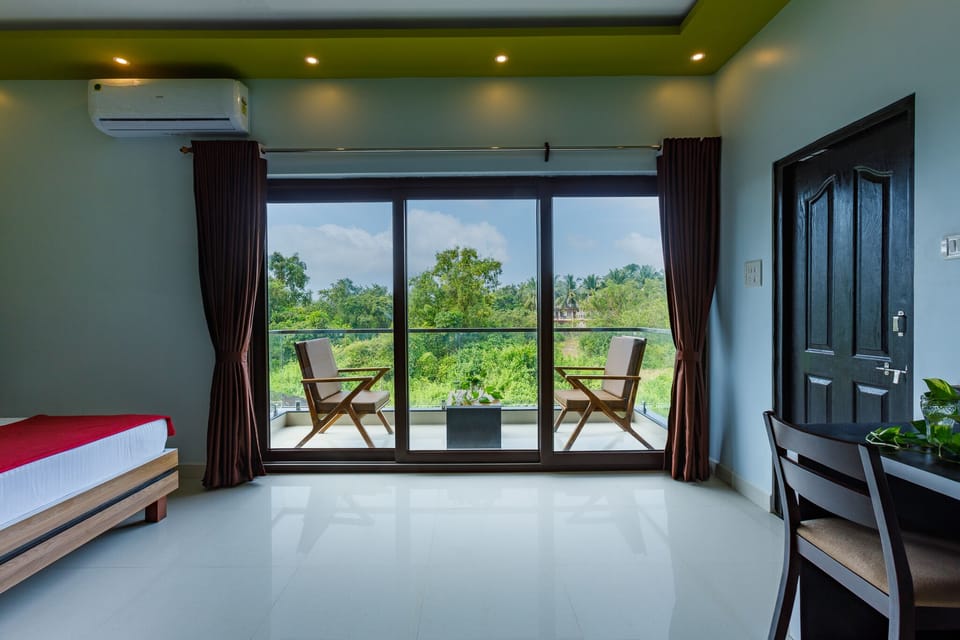 Family Double or Twin Room | Desk, laptop workspace, soundproofing, WiFi (free)