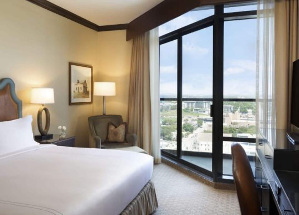 Premium bedding, pillowtop beds, in-room safe, desk