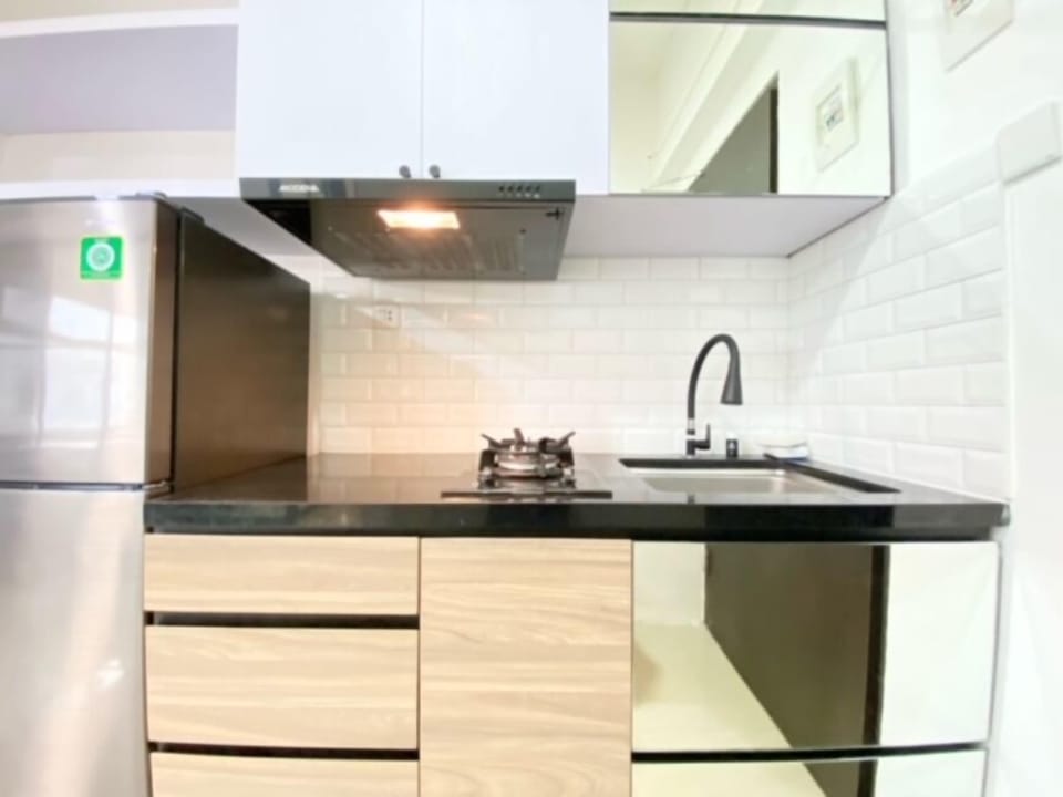 Apartment, 2 Bedrooms | Private kitchen | Fridge, stovetop, cookware/dishes/utensils